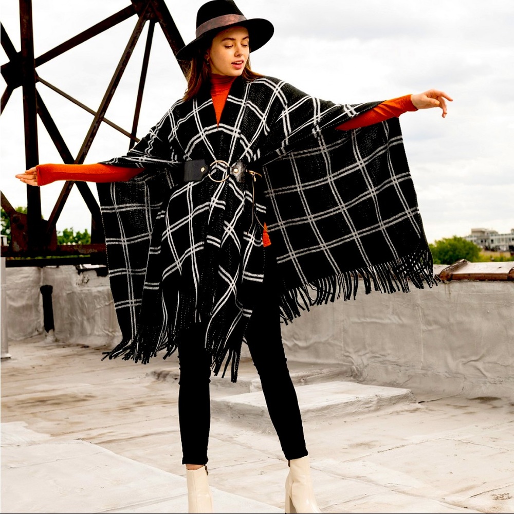Vince Camuto Feels Like Home Grid-Print Topper